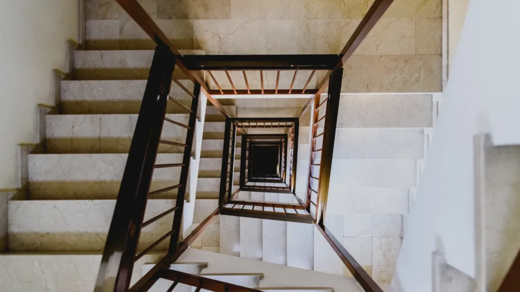 Can't Go Near Heights? Acrophobia Affects 28% of World's Population 